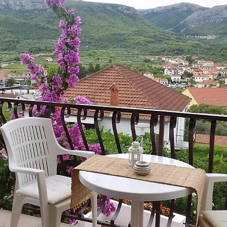 And With Parking Space Jelsa, Hvar - 4640 بيت ضيافة 3*