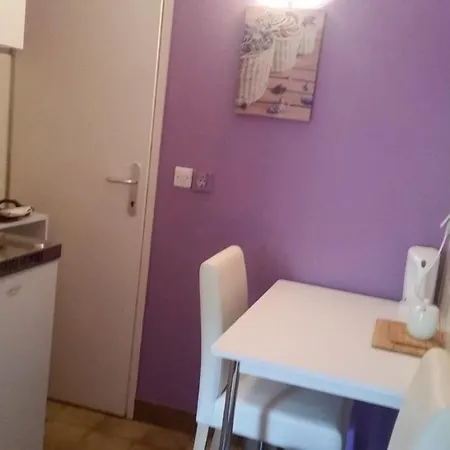 And With Parking Space Jelsa, Hvar - 4640 3* ييلسا